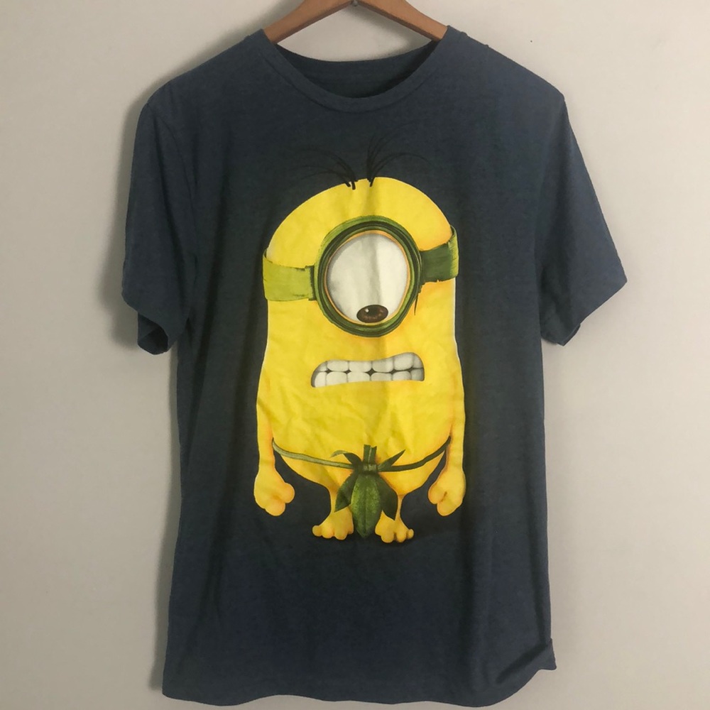 ⭐️3/15 Despicable me minion tee